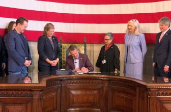 A brand new Nebraska regulation needs to make social media much less addictive for teenagers