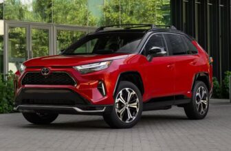 10 plug-in hybrid SUVs with the longest electrical vary in 2025